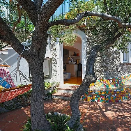 Villa Sleeps 8 With Pool And Air Con
