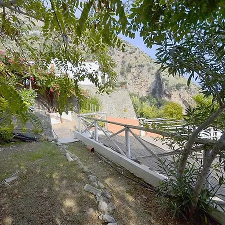 Sleeps 8 With Pool And Air Con Praiano