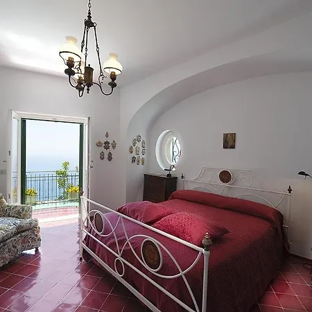 Sleeps 8 With Pool And Air Con