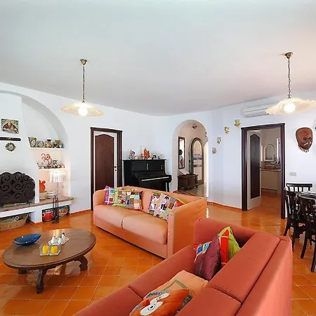 Sleeps 8 With Pool And Air Con Villa