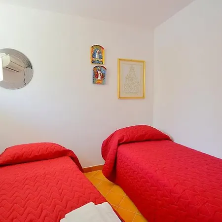 Sleeps 8 With Pool And Air Con Villa *
