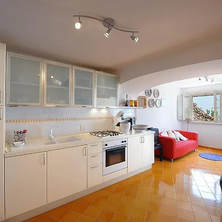 Sleeps 8 With Pool And Air Con