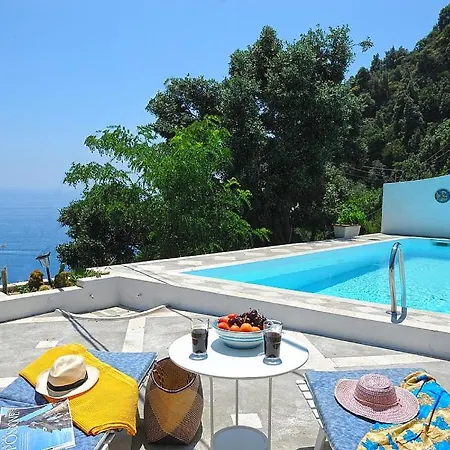 Sleeps 8 With Pool And Air Con * Praiano