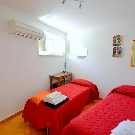 Sleeps 8 With Pool And Air Con Villa