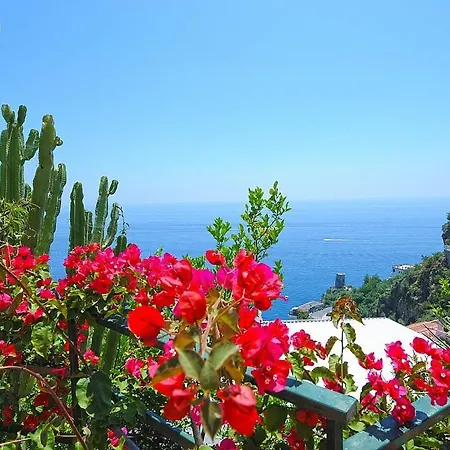 Sleeps 8 With Pool And Air Con Villa *
